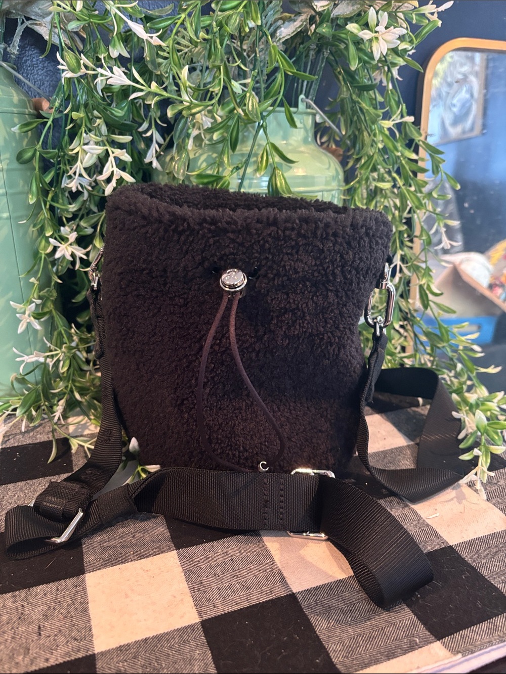 lululemon athletica Black Sherpa Crossbody Bucket Bag